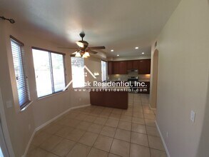 9430 Oakley Way in Elk Grove, CA - Building Photo - Building Photo