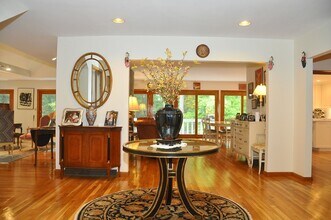 4 Crestview Ln in Milton, MA - Building Photo - Building Photo