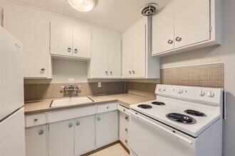 8257 Corliss in Seattle, WA - Foto de edificio - Building Photo