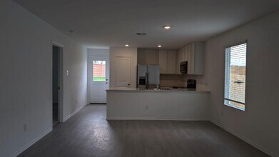 204-204 Burt Rainey Ln in Jarrell, TX - Building Photo - Building Photo