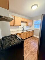 1422 N Limestone in Lexington, KY - Building Photo