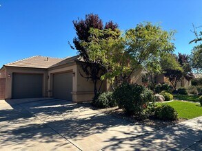 1456 N Liberty Greens Dr in Washington, UT - Building Photo - Building Photo