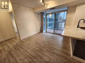 30-1430 Hayden St in Toronto, ON - Building Photo - Building Photo