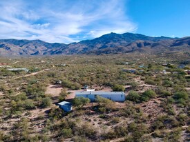 7871 S Pistol Hill Rd in Vail, AZ - Building Photo