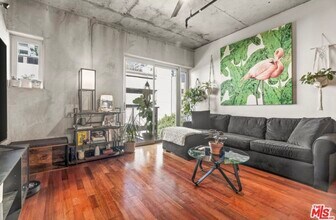 645 W 9th St, Unit 407 in Los Angeles, CA - Foto de edificio - Building Photo