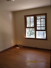 8333 W North Ave, Unit 6 in Wauwatosa, WI - Foto de edificio - Building Photo