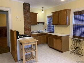 54 Claremont Ave in Buffalo, NY - Building Photo - Building Photo