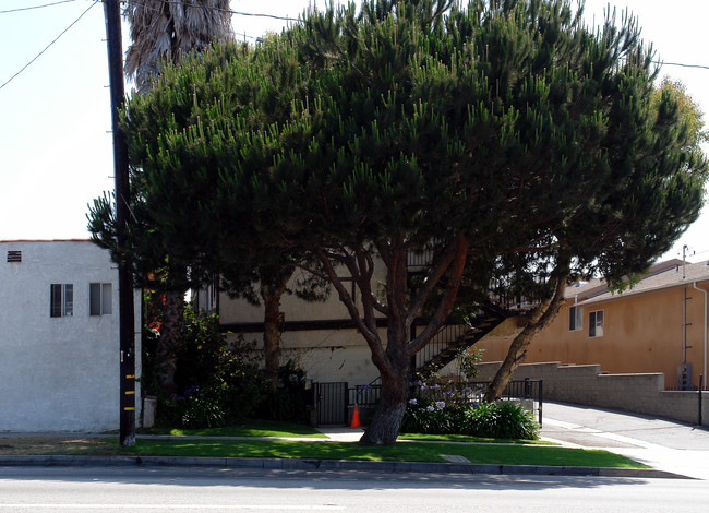 426 N Centinela Ave in Inglewood, CA - Building Photo - Building Photo