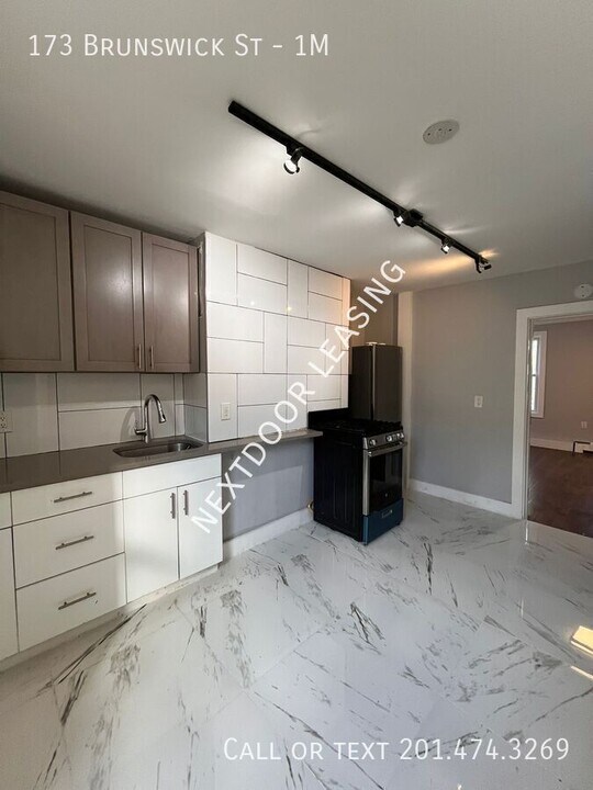 173 Brunswick St in Jersey City, NJ - Building Photo