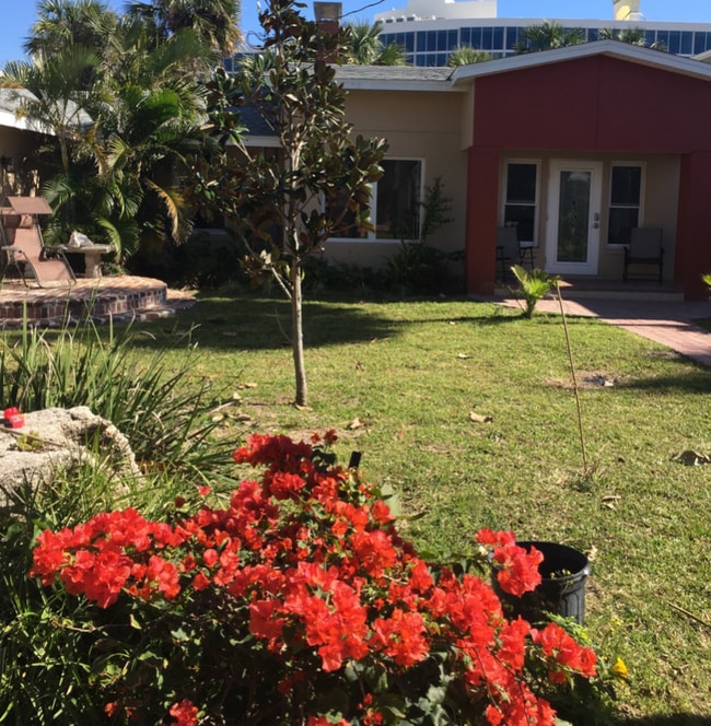 910 N Grandview Ave in Daytona Beach, FL - Building Photo - Building Photo