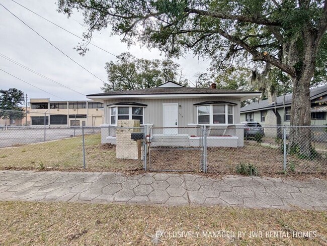 140 E 15th St in Jacksonville, FL - Building Photo - Building Photo