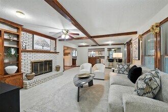 1323 Dublin St in Grapevine, TX - Foto de edificio - Building Photo