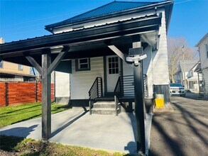 202 Cleveland Ave in Endicott, NY - Building Photo - Building Photo