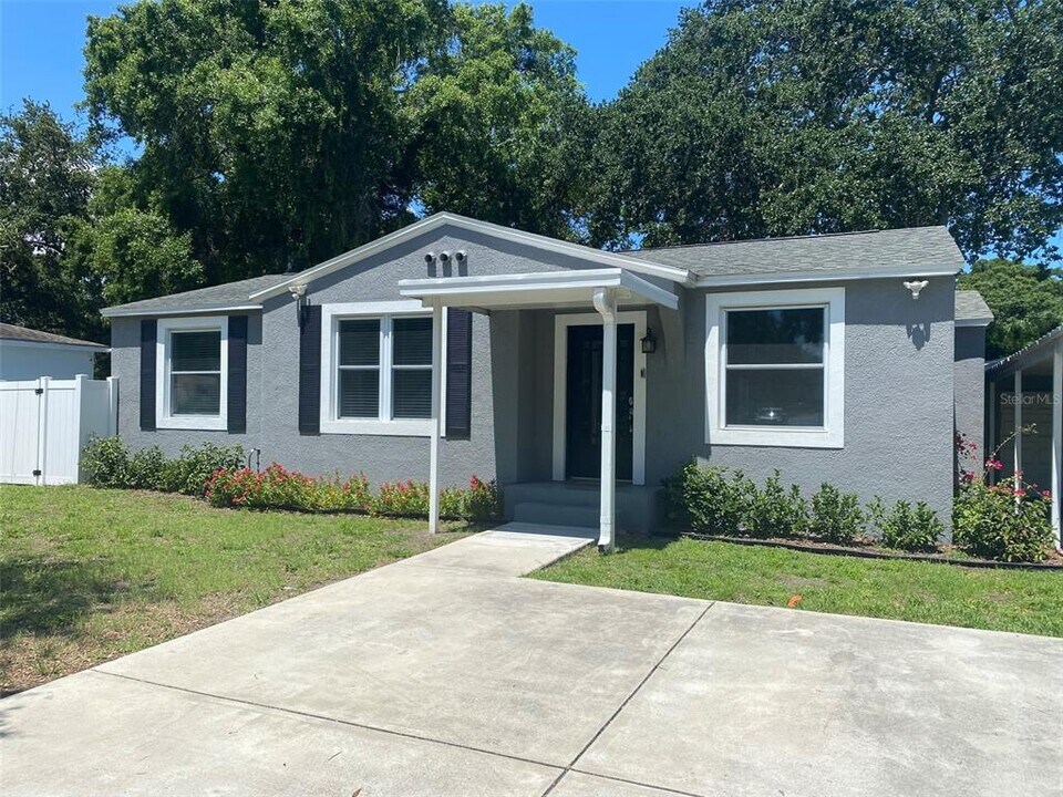 2709 S Manhattan Ave in Tampa, FL - Building Photo