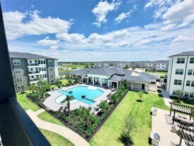 2920 El Dorado Blvd in Friendswood, TX - Building Photo