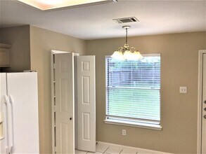 408 Spencer Lndg E in La Porte, TX - Building Photo - Building Photo