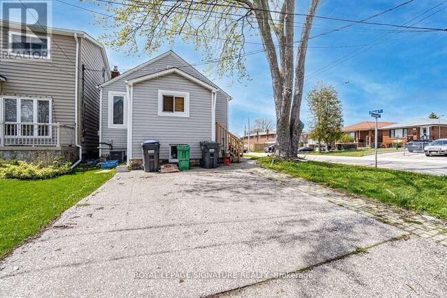 1078 Eastmount Ave in Mississauga, ON - Building Photo - Building Photo