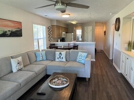 537 White River Dr in Myrtle Beach, SC - Building Photo