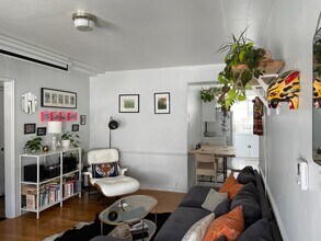 528 N Sycamore Ave, Unit D in Los Angeles, CA - Foto de edificio - Building Photo