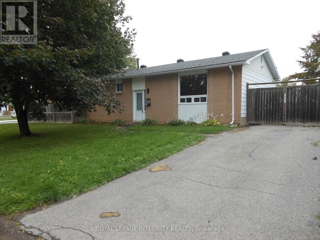 property at 2 Laurie Ct