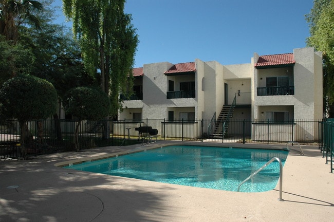 Sunset Terrace in Glendale, AZ - Building Photo - Building Photo