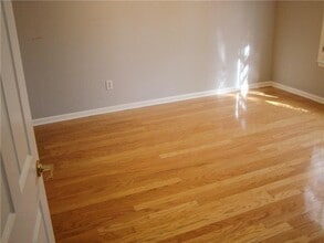 220 Renaissance Pkwy NE in Atlanta, GA - Foto de edificio - Building Photo