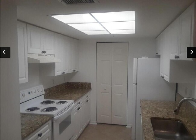 property at 100 Crestwood Ct N