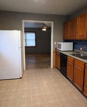 211 Lincoln Ave in Crookston, MN - Building Photo - Building Photo