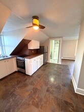 7-9 Spring Street, Unit Unit #3 in West Warwick, RI - Foto de edificio - Building Photo