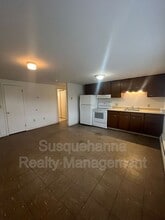 1051 Henn Ave in Ephrata, PA - Building Photo - Building Photo