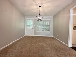 2202 Montreat Cir in Vestavia Hills, AL - Building Photo - Building Photo