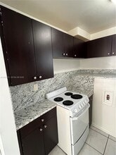 960 Biarritz Dr in Miami Beach, FL - Building Photo - Building Photo