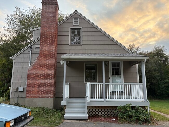 12 Fieldstone Dr in Newtown, CT - Foto de edificio - Building Photo