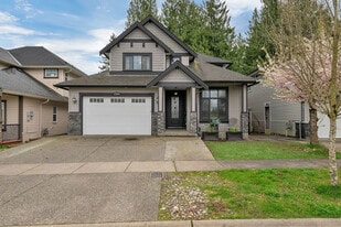 27858 Maclure Rd in Abbotsford, BC - Building Photo