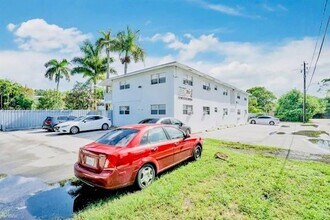 616 SW 14th Ave, Unit 205 in Fort Lauderdale, FL - Building Photo - Building Photo