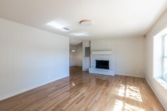 4829 Rollingwood Dr in West Lake Hills, TX - Building Photo - Building Photo