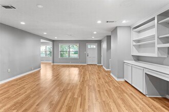 302 S Hardie St in Alvin, TX - Building Photo - Building Photo