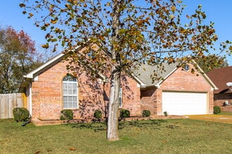 10790 Wellington Dr in Olive Branch, MS - Building Photo - Building Photo