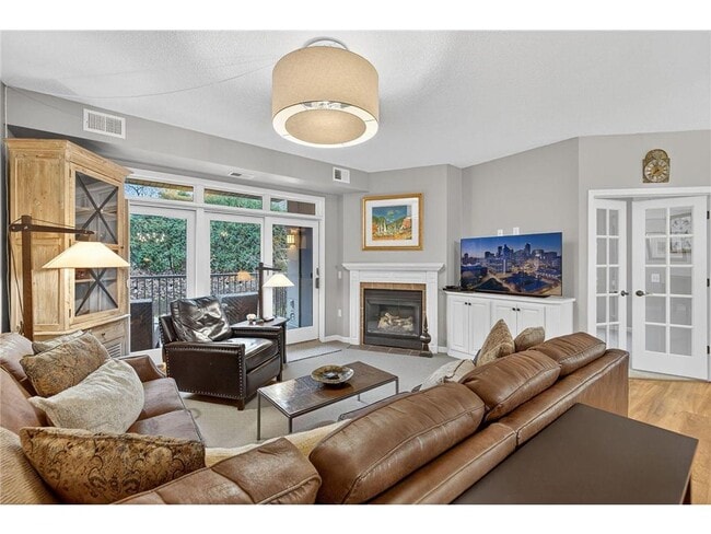 5250 Grandview Square in Minneapolis, MN - Building Photo - Building Photo