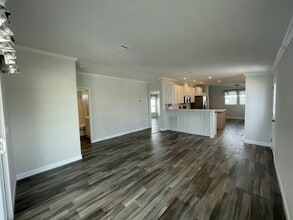 903 Desirade Ave E in Venice, FL - Building Photo - Building Photo