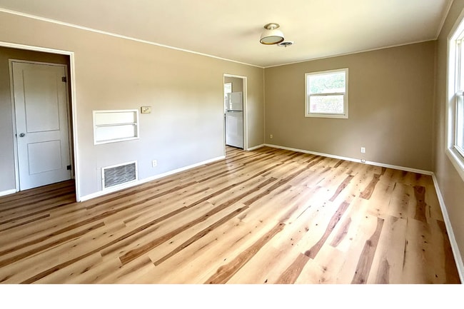 1301 S Cottage Grove Ave in Urbana, IL - Building Photo - Building Photo