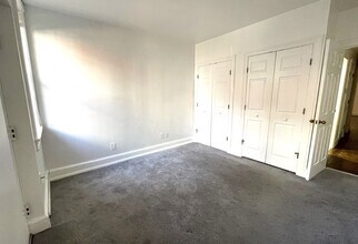 2139 Newport Pl NW in Washington, DC - Building Photo - Building Photo