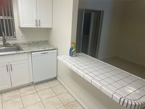 6548 SW 41st St in Davie, FL - Building Photo - Building Photo