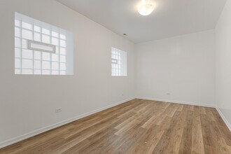 3320 W Diversey Ave in Chicago, IL - Building Photo - Building Photo