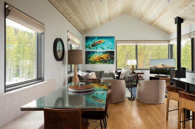 19 Lakewood Dr in Big Sky, MT - Building Photo - Building Photo