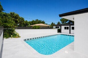 2573 Conroy Dr in West Palm Beach, FL - Building Photo