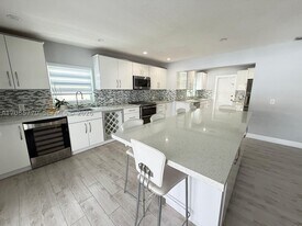 630 SW 46th Ave in Coral Gables, FL - Building Photo