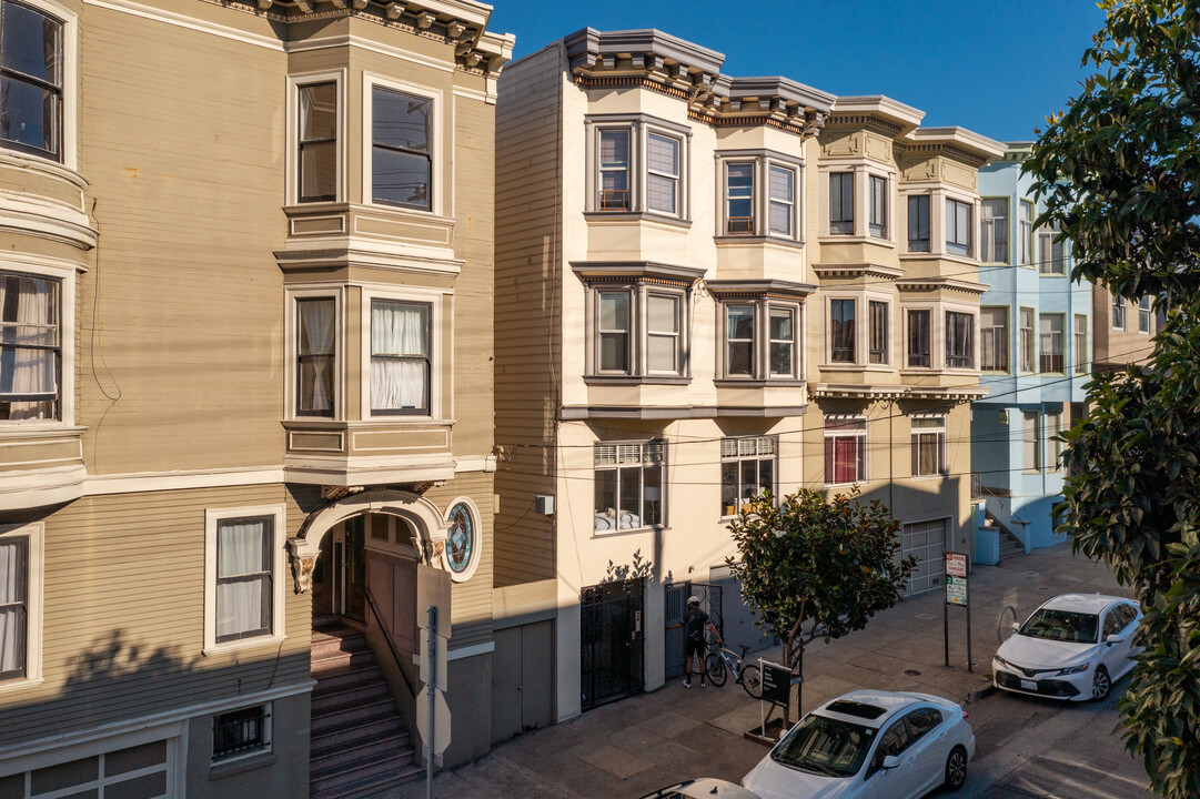 1754 Larkin St in San Francisco, CA - Building Photo