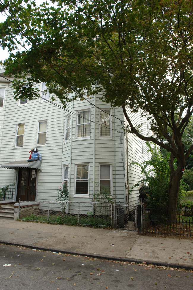 94 Saratoga Ave in Yonkers, NY - Building Photo - Building Photo