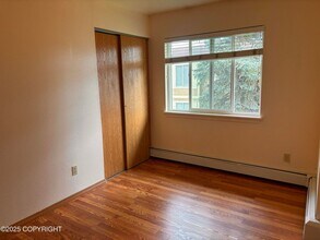 1945 Karluk St in Anchorage, AK - Building Photo - Building Photo